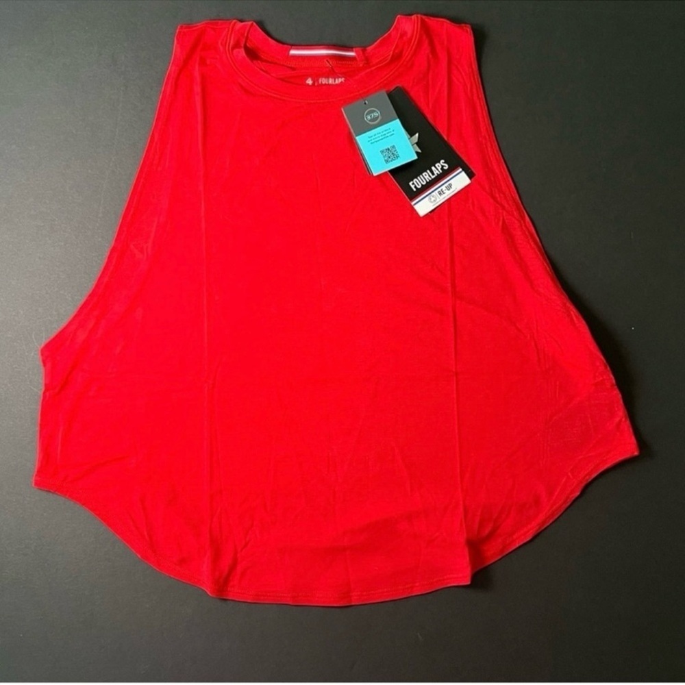 NWT Fourlaps tank. This is extremely soft. A lot of stretch.